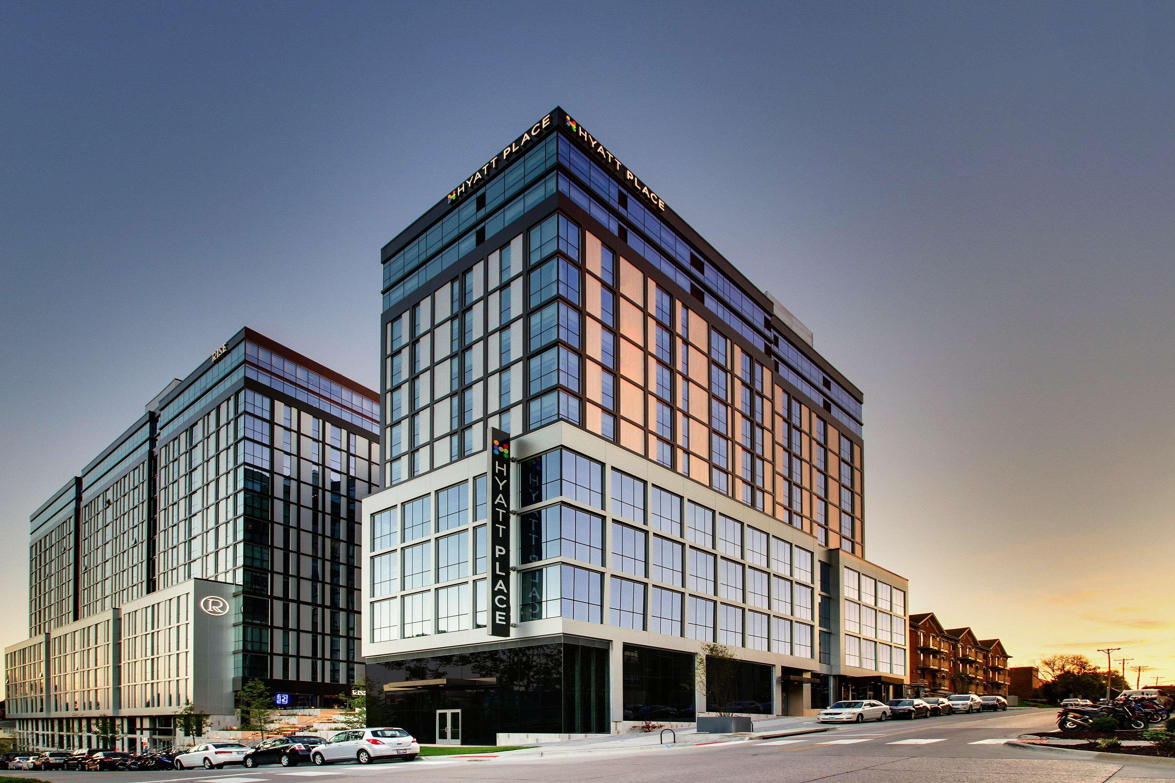 Hyatt Place Iowa City Downtown Exterior photo