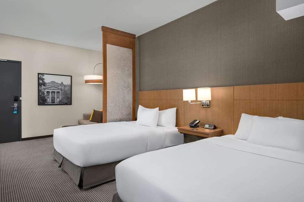 Hyatt Place Iowa City Downtown Room photo
