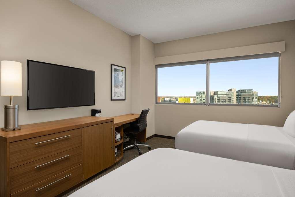 Hyatt Place Iowa City Downtown Room photo
