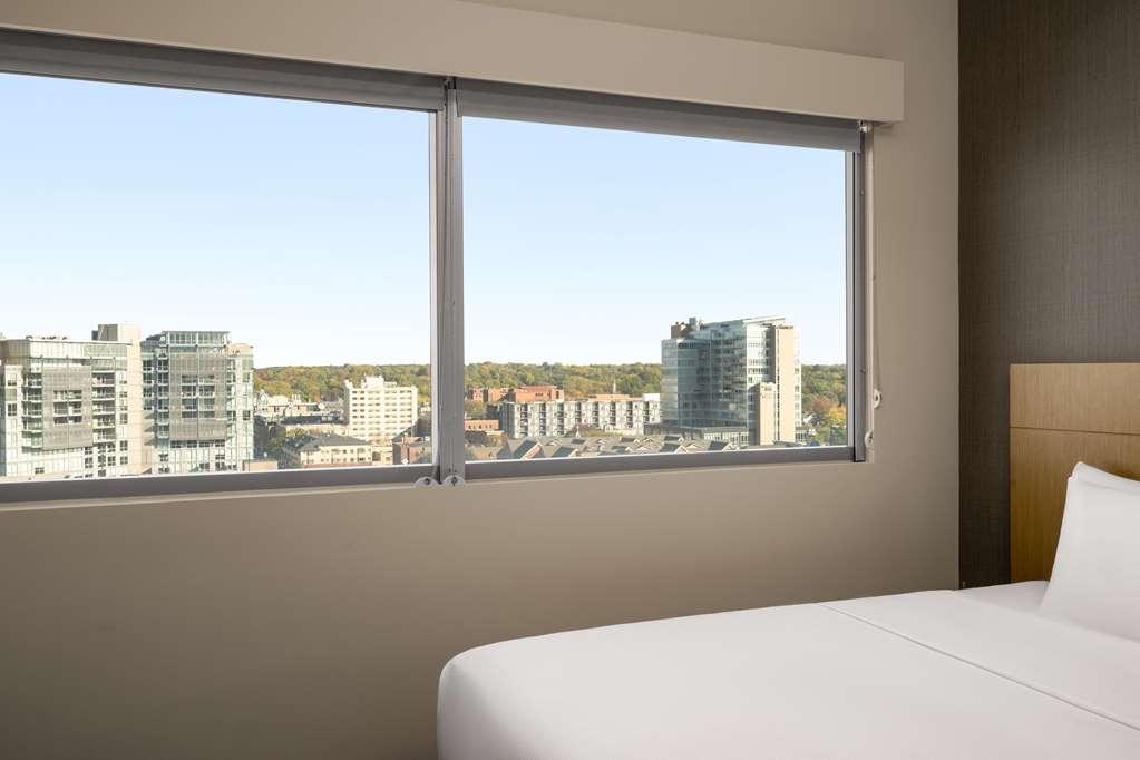 Hyatt Place Iowa City Downtown Room photo