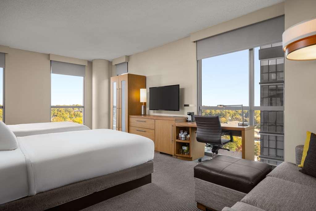 Hyatt Place Iowa City Downtown Room photo