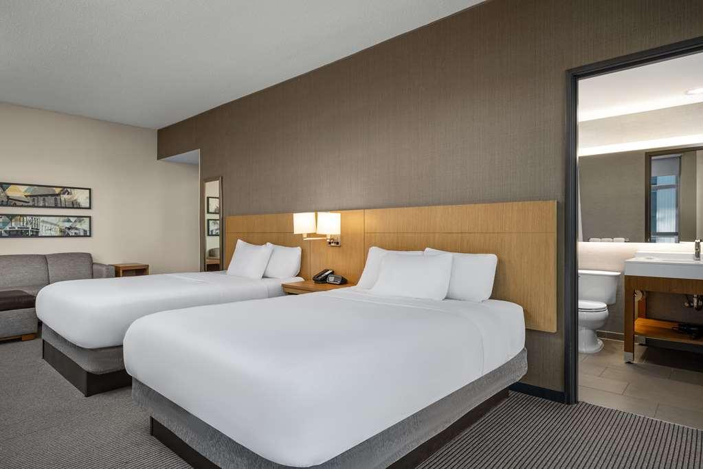 Hyatt Place Iowa City Downtown Room photo