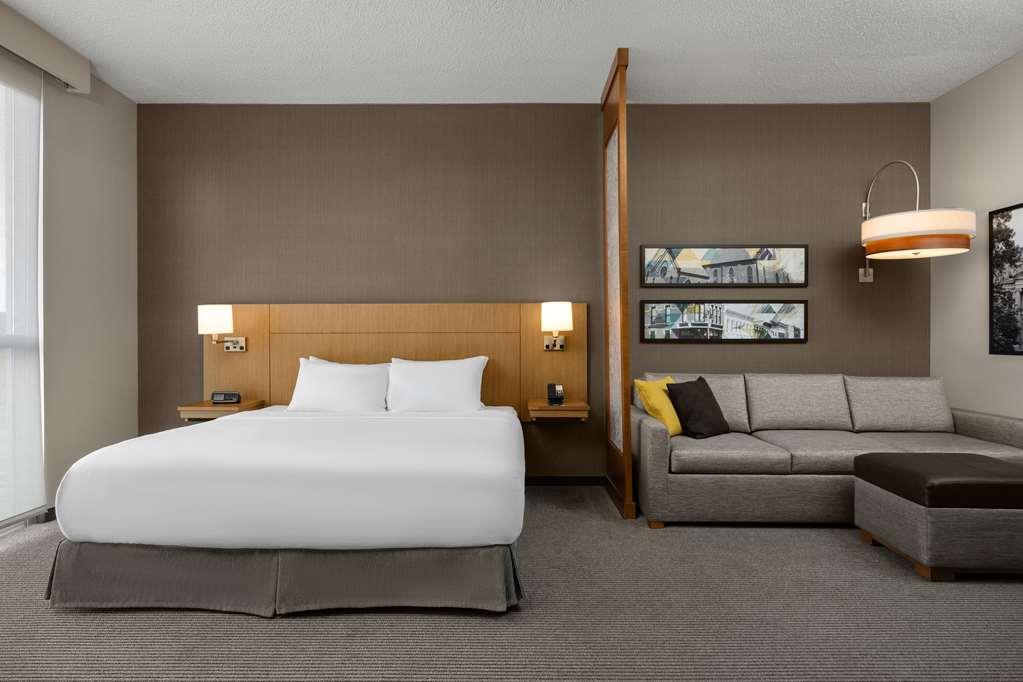 Hyatt Place Iowa City Downtown Room photo