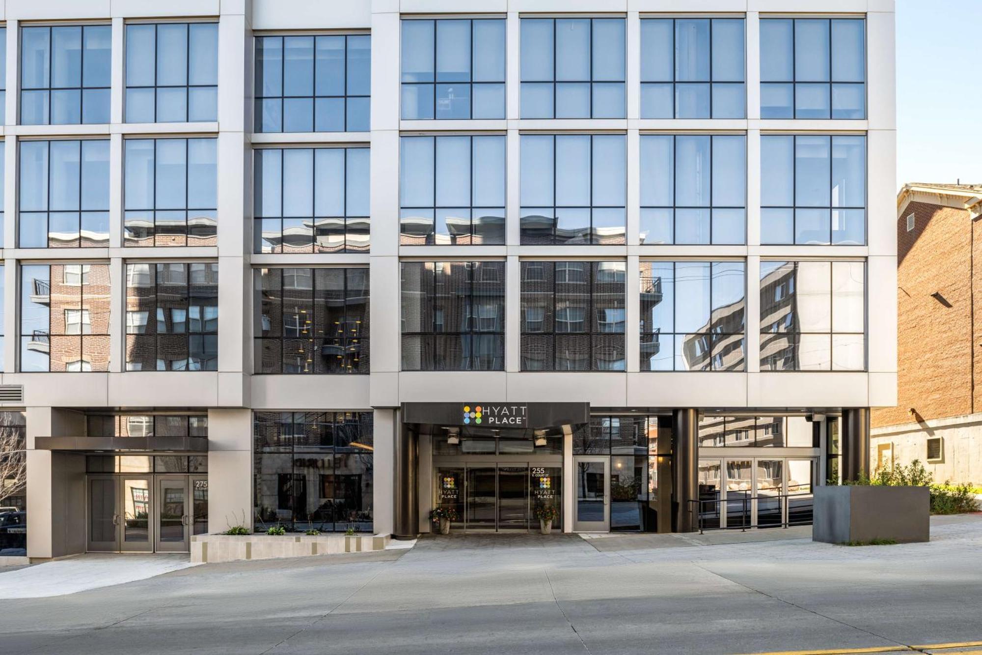 Hyatt Place Iowa City Downtown Exterior photo