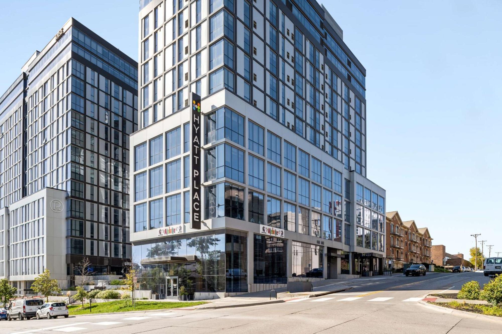 Hyatt Place Iowa City Downtown Exterior photo